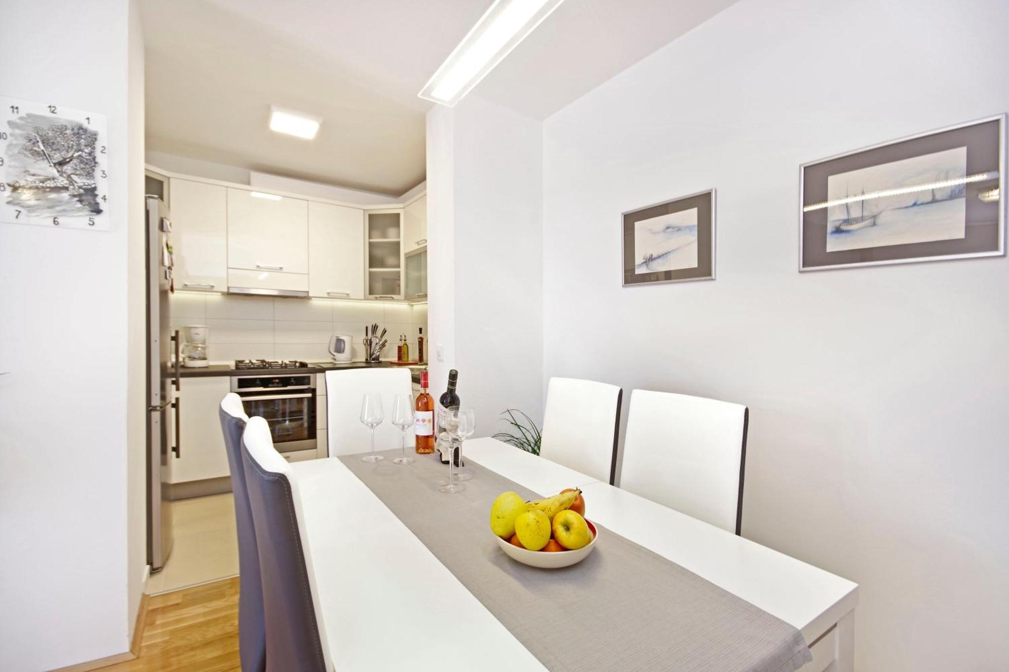 Apartma Apartman *
